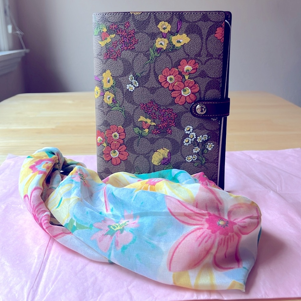💐 COACH NOTEBOOK IN SIGNATURE CANVAS WITH FLORAL PRINT   💐 NWOT 💐